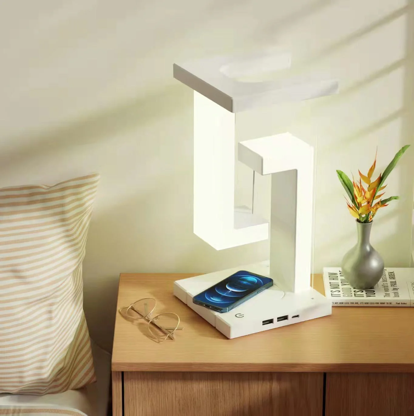 SvævLys™ – Svævende lampe med trådløs smartphone-opladning - Image 8